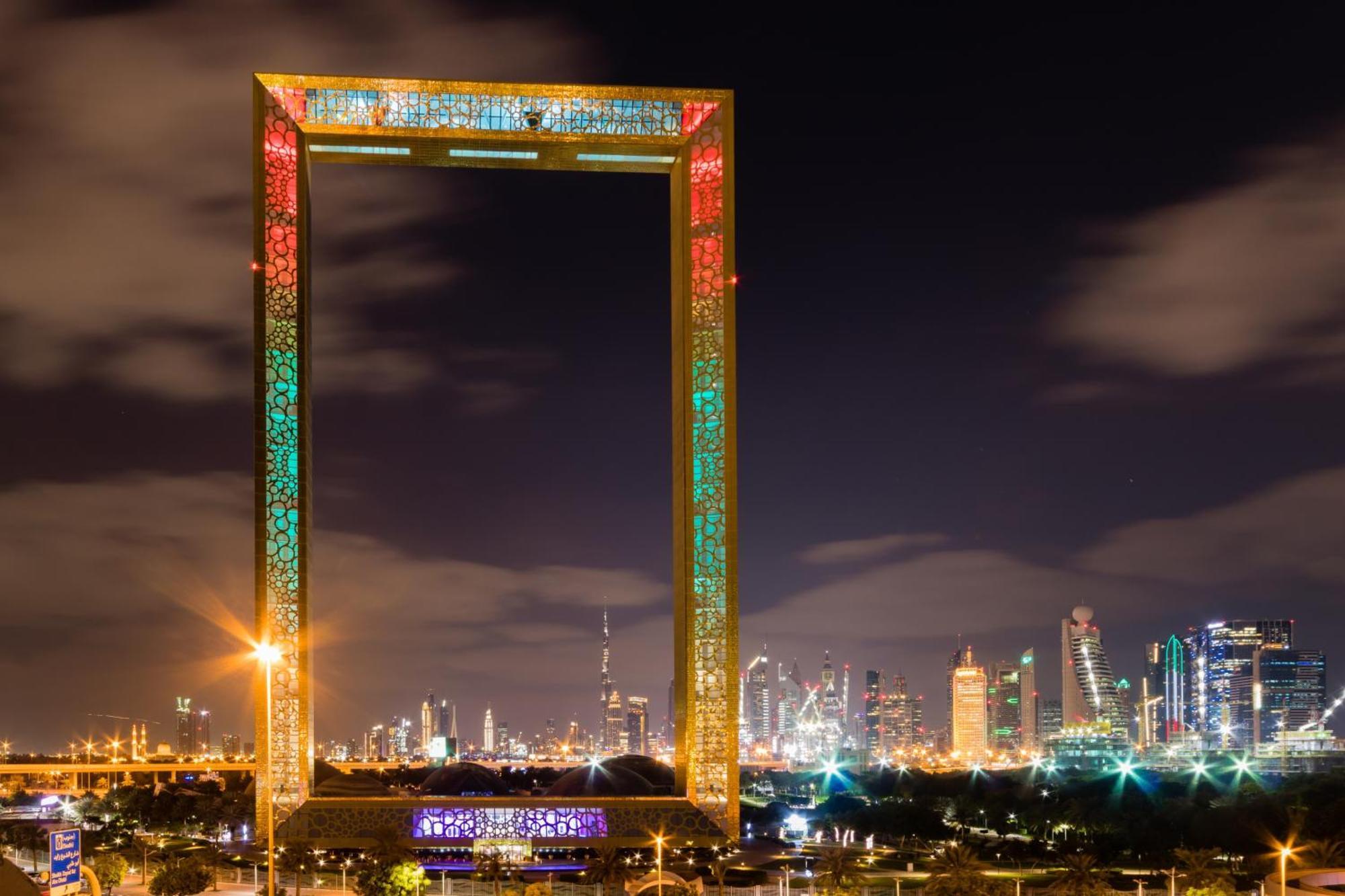Burj Crown - Downtown Elegance Opera Boulevard View By Mall