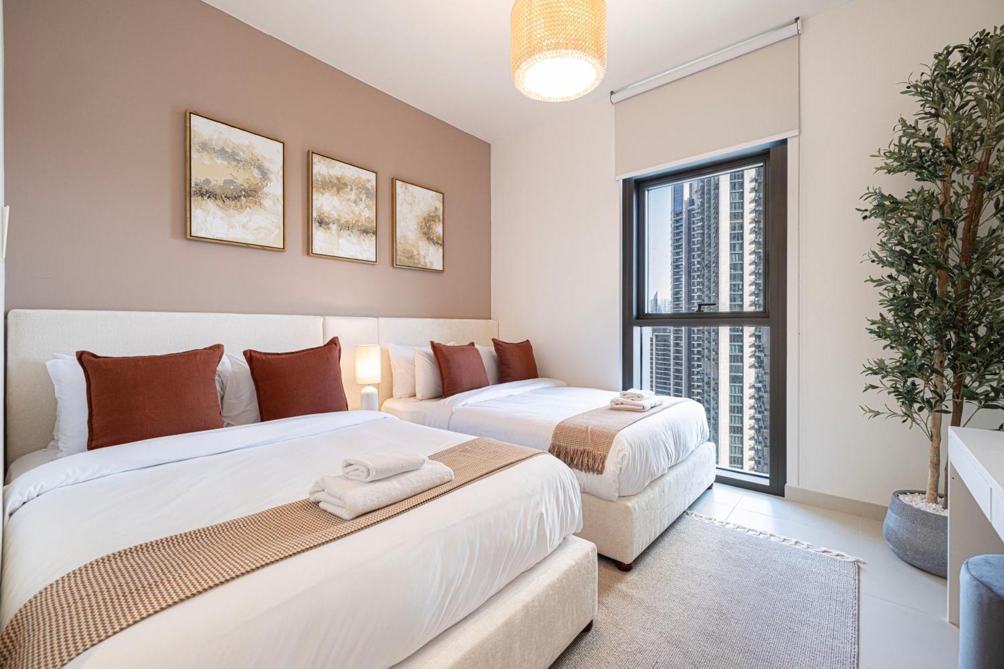Burj Crown - Downtown Elegance Opera Boulevard View By Mall *